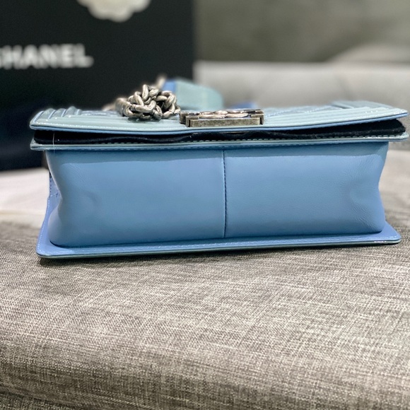 Chanel Patent Quilted Boy Flap Bag Old Medium - Picture 6 of 10